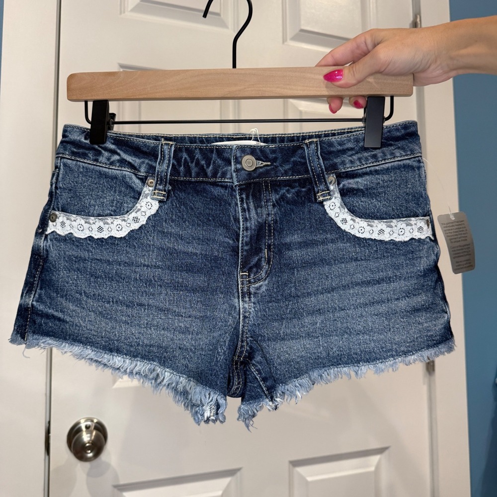 Altar'd State Lace Trim Frayed Denim Shorts Medium Wash Boho Cut Offs Size 25